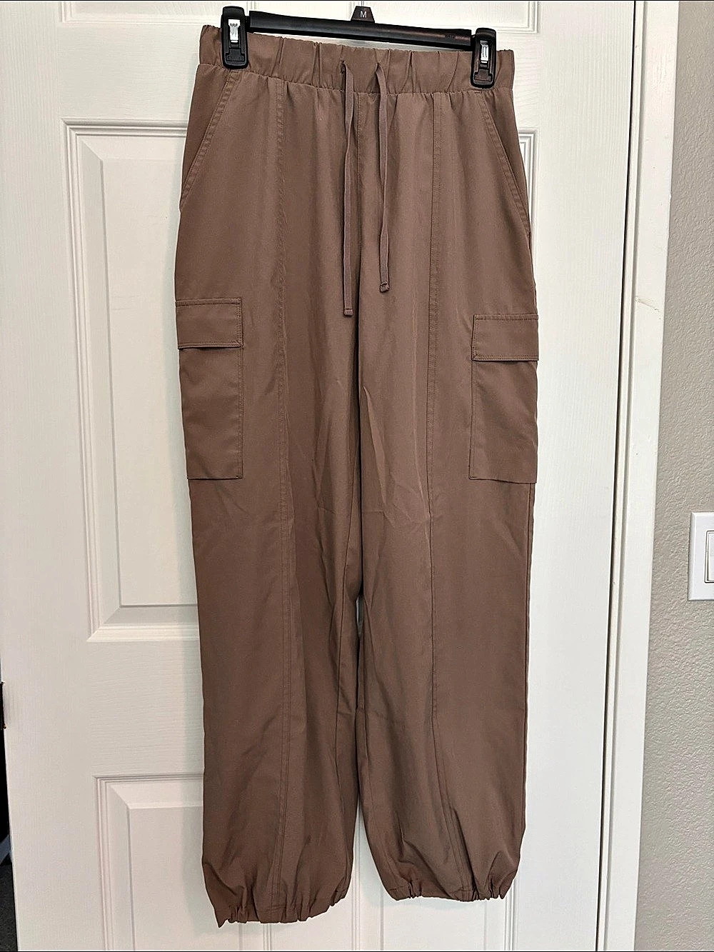 Gap Runaround Parachute Pant Parachute Cargo Pants in Brown XS Like New